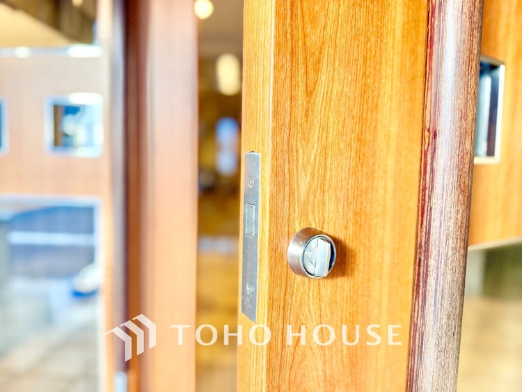 風呂 ◆浴室◆の温もりを感じ、ふわりと寄り添う太陽の妖精たちが自然と僕達を微睡ませる。うとうとしたい訳ではないがそんな時間が嫌いじゃない自分がここにいる。