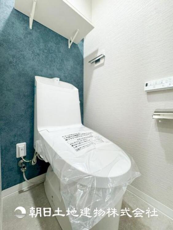 トイレ 【トイレ】温水洗浄便座付トイレです。毎日使う場所だから、より快適な空間に仕上げられています。