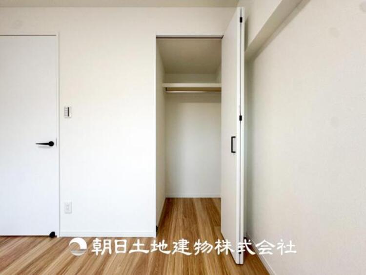 収納 【収納】スペースを活かした便利な隙間収納です。