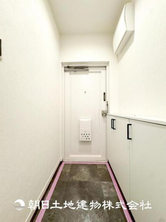 その他 【玄関】大切な家族、お客様をお迎えする玄関は住宅の入口。仕事が終わって疲れた日でも、あなたを受け入れてくれます。