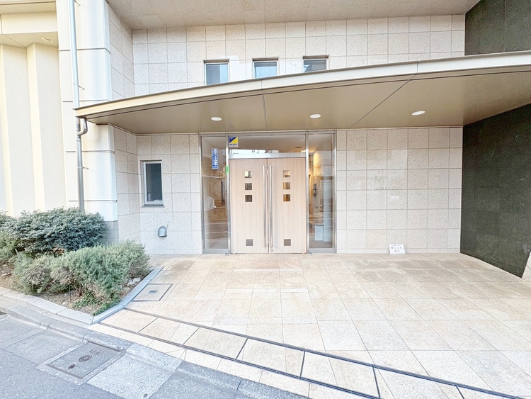 エントランス 外と内をつなぐエントランスは、まさに顔となる場所。