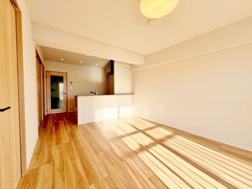 日商岩井草加マンションの物件画像