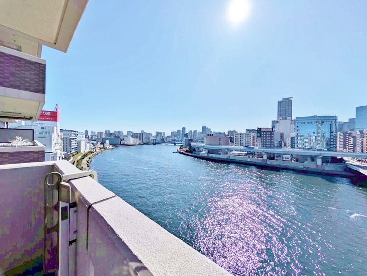 バルコニー 頬をなでる、優しい風を感じることが出来ます。