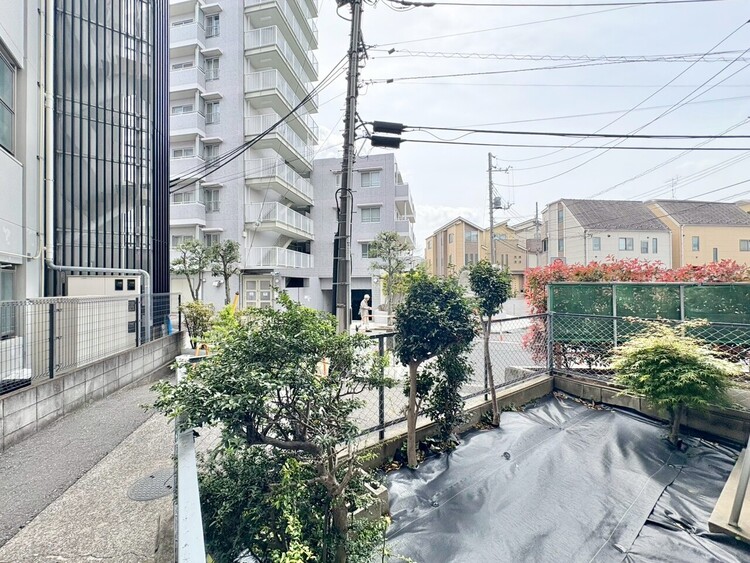 バルコニー 頬をなでる、優しい風を感じることが出来ます。
