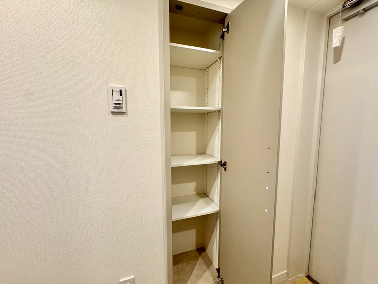 その他 家電やスーツケース、ストック品など何でも片付く嬉しい空間です。