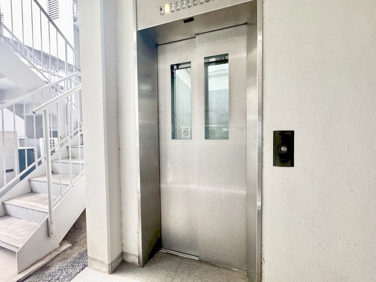 その他 エレベーター完備のため荷物が多くなっても安心。