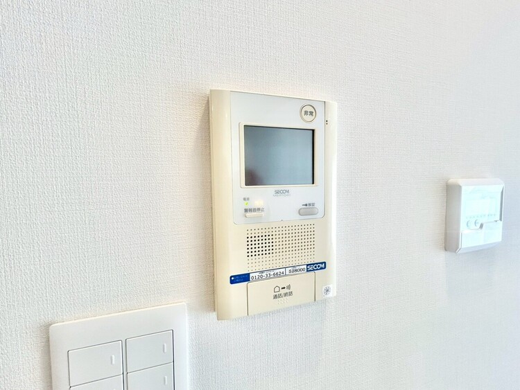 その他 誰が来てもわかる様にモニター付きインターホンを設置。