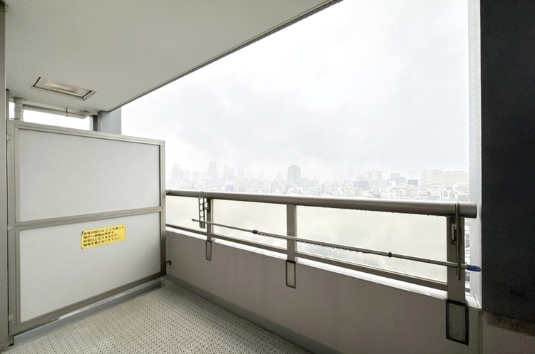 その他 朝の澄んだ空気や、夕方に吹く清々しい風を感じられるバルコニー。