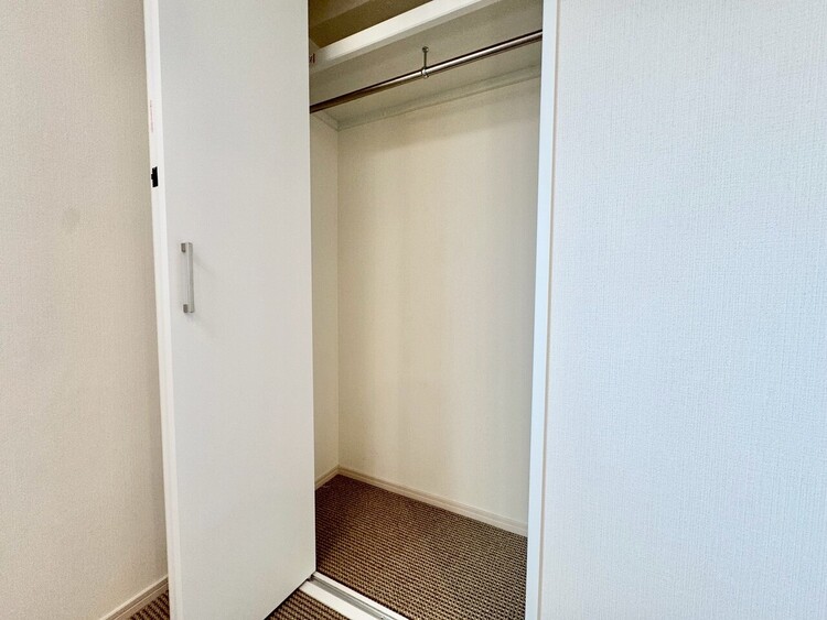 その他 収納スペースが付いていて、お部屋を広く使っていただけます。
