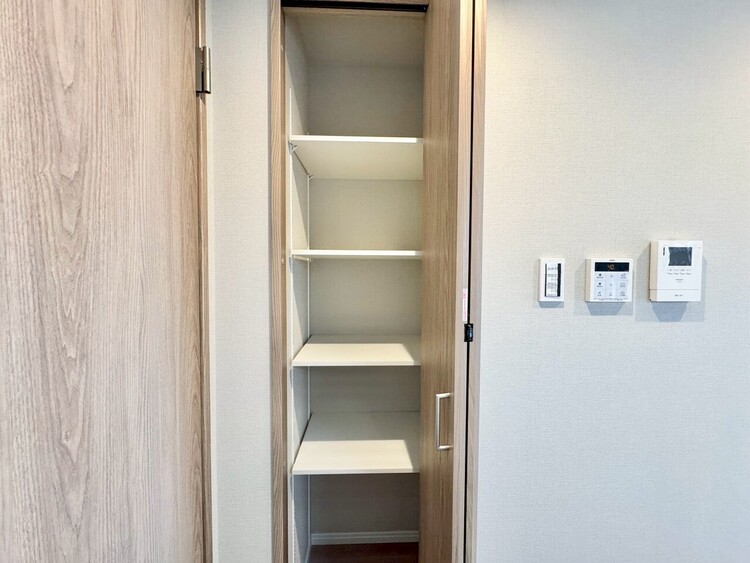 その他 家電やスーツケース、ストック品など何でも片付く嬉しい空間です。