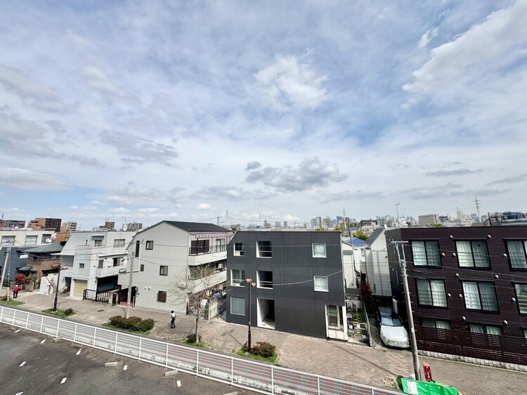 その他 眺望や窓からの景色が良いと、家で過ごす時間も快適です。