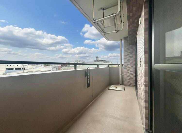 その他 朝の澄んだ空気や、夕方に吹く清々しい風を感じられるバルコニー。