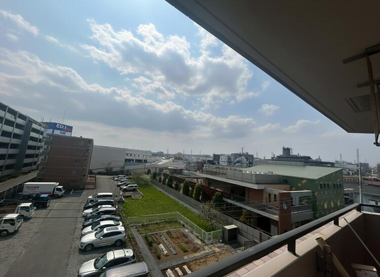 その他 眺望や窓からの景色が良いと、家で過ごす時間も快適です。