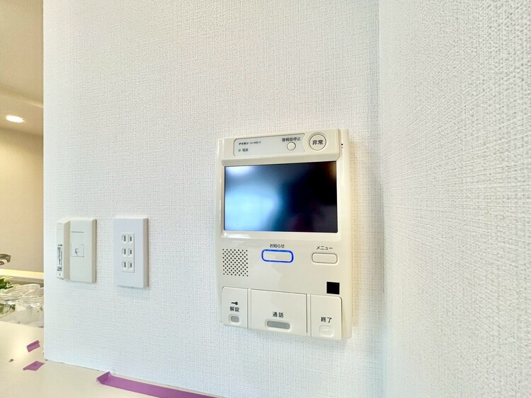 その他 誰が来てもわかる様にモニター付きインターホンを設置。