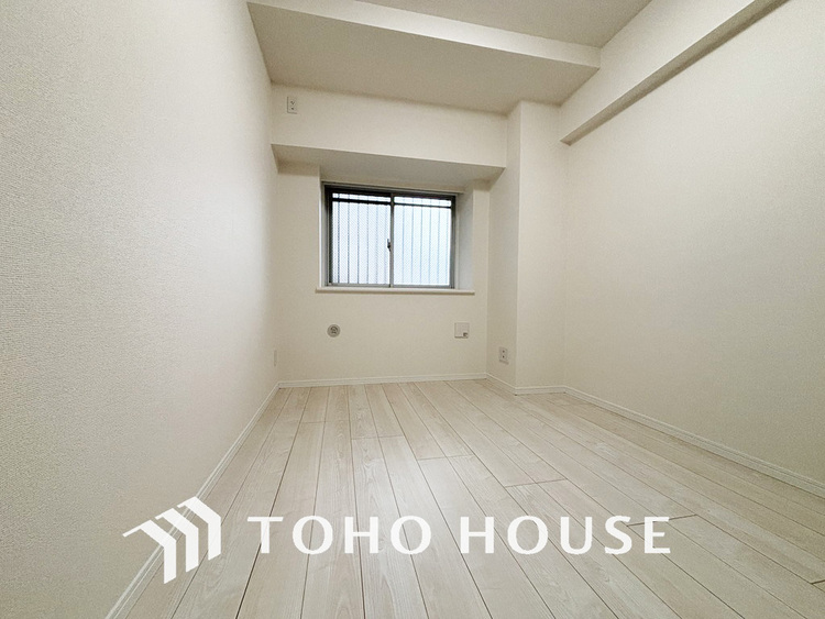 内装 採光もある洋室は、くつろぎのひと時を過ごすのにぴったり