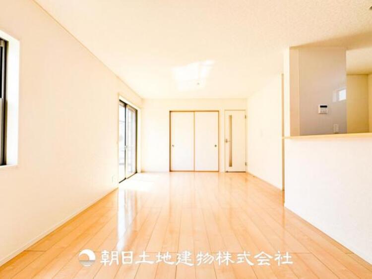 居間 【リビング】何気なく過ぎる時でさえも上質なひと時となる快適な空間を目指しております。