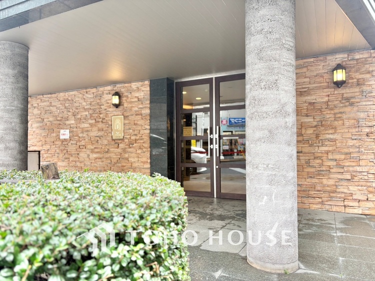 その他 【ENTRANCE】◆そびえ立つ◆我が家のシンボル。遠くの空が赤く染まる夕べが待ち遠しい。