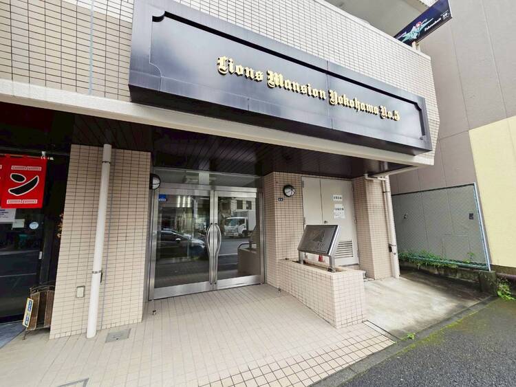 その他 上質感漂う玄関アプローチです。