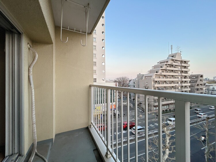 その他 朝の澄んだ空気や、夕方に吹く清々しい風を感じられるバルコニー。
