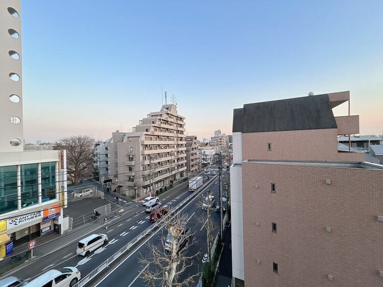 その他 眺望や窓からの景色が良いと、家で過ごす時間も快適です。