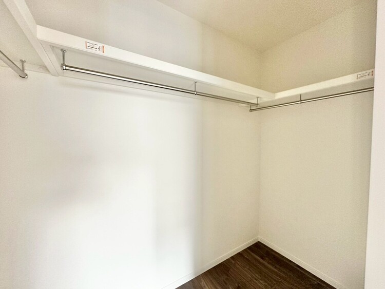 収納 家電やスーツケース、ストック品など何でも片付く嬉しい空間です。