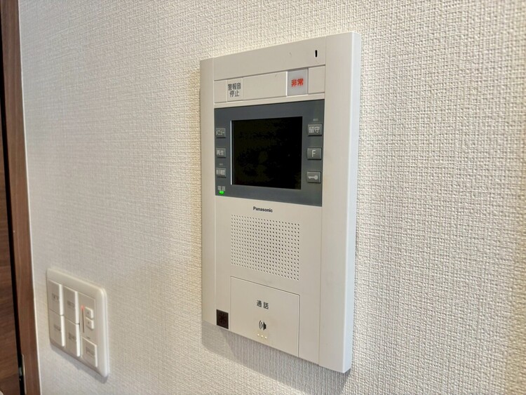その他 誰が来てもわかる様にモニター付きインターホンを設置。