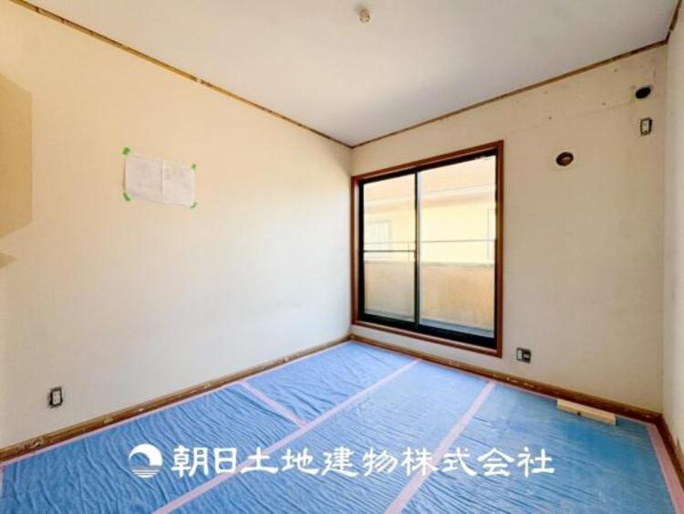 内装 【居室】人間の感性を育むプライベートルームはシンプルが１番だと思います。好みの空間で本を読んだり、音楽を聞いたりと、大切な一人の時間も充実したものにできます。
