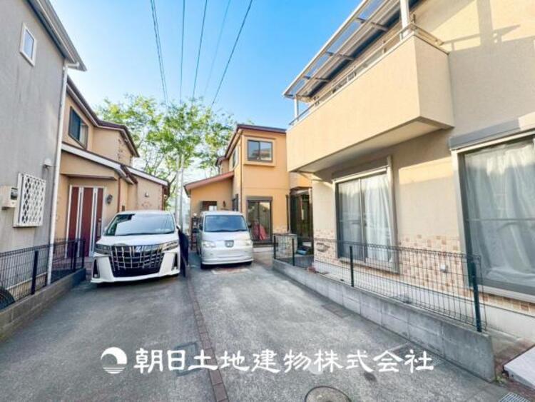 外観 【外観写真】表現された空間はたくさんの光を浴び、風を感じ、暮らしの時間を豊かにしてくれます。デザインされた空間と競い合うかのような充実した建物と共に大切な家族の思い出を刻んでいきます。