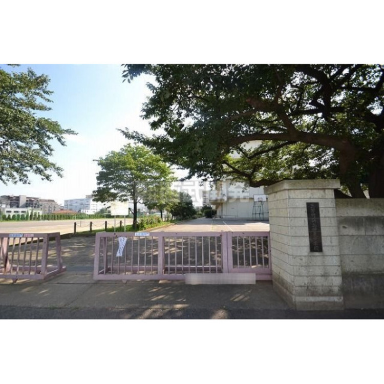周辺 三芳東中学校(約350m)