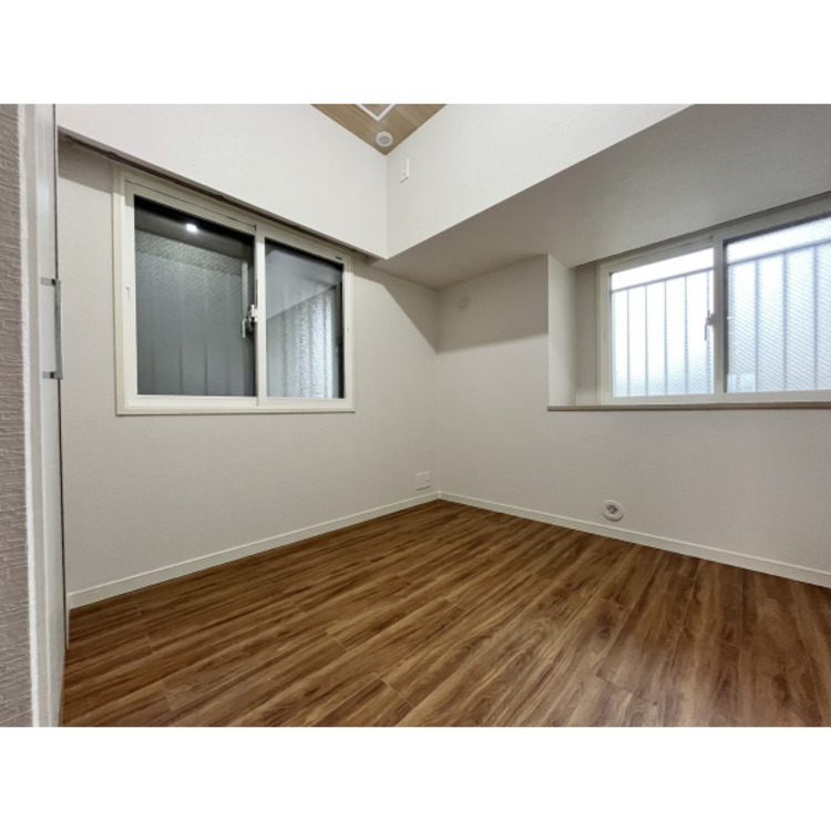 内装 