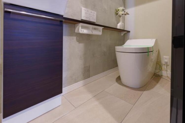 トイレ 清潔感のあるシンプルで使いやすいトイレです。