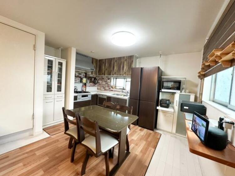 居間 ダイニングスペース