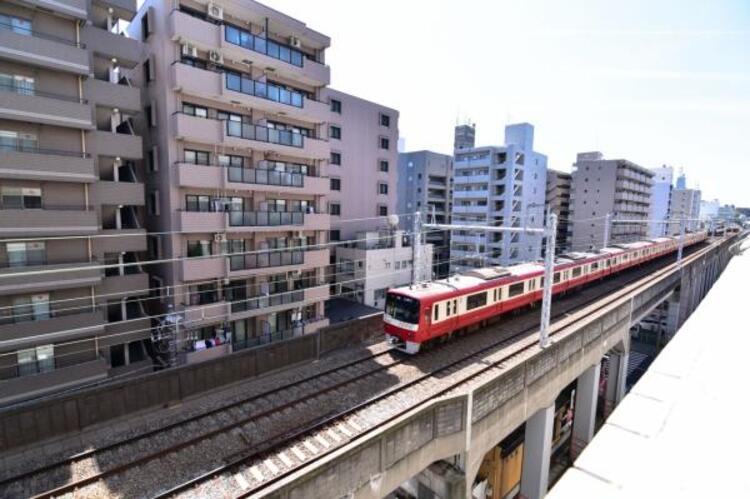その他 この街ならではの美しい風景と、ここから紡がれる物語が始まります。 