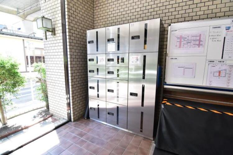 その他 便利な宅配ボックスが備えられています。不在時の荷物の受け取りも安心です。