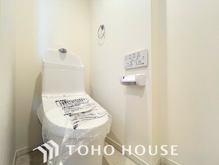 トイレ トイレには快適な温水洗浄便座付