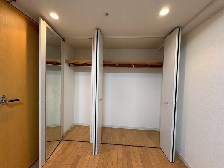 その他 収納スペースが付いていて、お部屋を広く使っていただけます。
