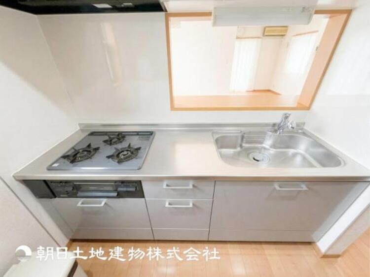 キッチン 本画像は入居者様の家具をCGで消した画像であり、現況と異なる可能性がございます。