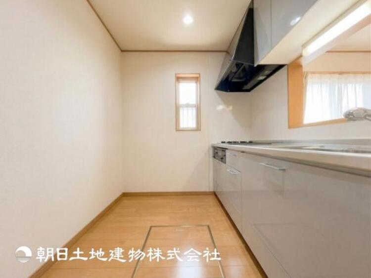 キッチン 本画像は入居者様の家具をCGで消した画像であり、現況と異なる可能性がございます。