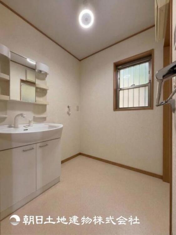 洗面 本画像は入居者様の家具をCGで消した画像であり、現況と異なる可能性がございます。
