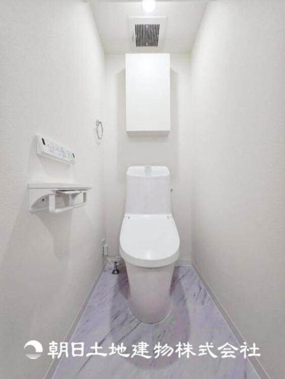 トイレ 【トイレ】大切な1人時間。寛ぎだけではない、快適な生活を送る為に必要なもの。毎日使う場所だから、より快適な空間に仕上げられています。