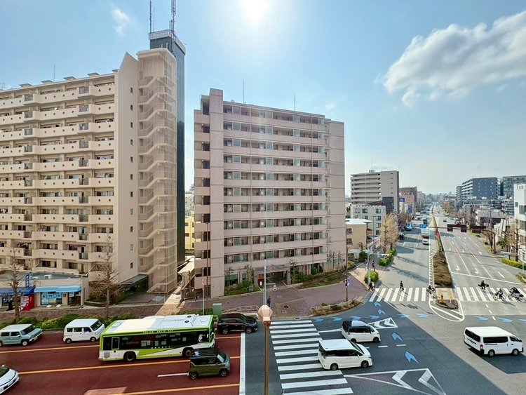 バルコニー 頬をなでる、優しい風を感じることが出来ます。