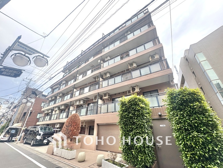 外観 漂う上質な空気感、マンションに入れば「おかえりなさい」と笑顔で迎えてくれるエントランス。最良の心配りを感じるマンションでした。