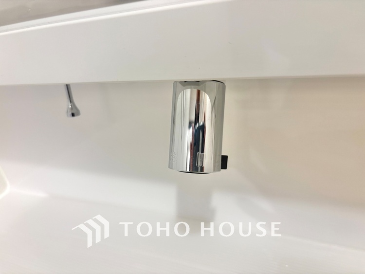 洗面 採光や風通しを考えて設計された間取り。近隣との視線を考え、街全体で調整される窓位置。外観だけでなく、そこに住まうご家族の心地よさを最優先しました。