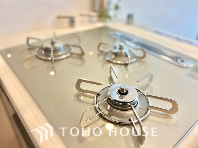 キッチン 【KITCHEN】◆家族のおはよう◆の声を笑顔で迎えてあげられるシステムキッチン。朝ごはんが楽しみでちょっと早起きしたくなるんです。