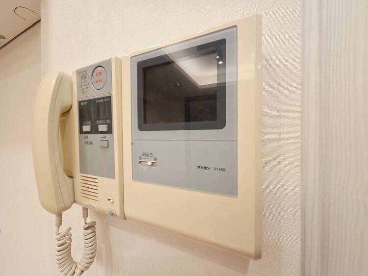 その他 誰が来てもわかる様にモニター付きインターホンを設置。