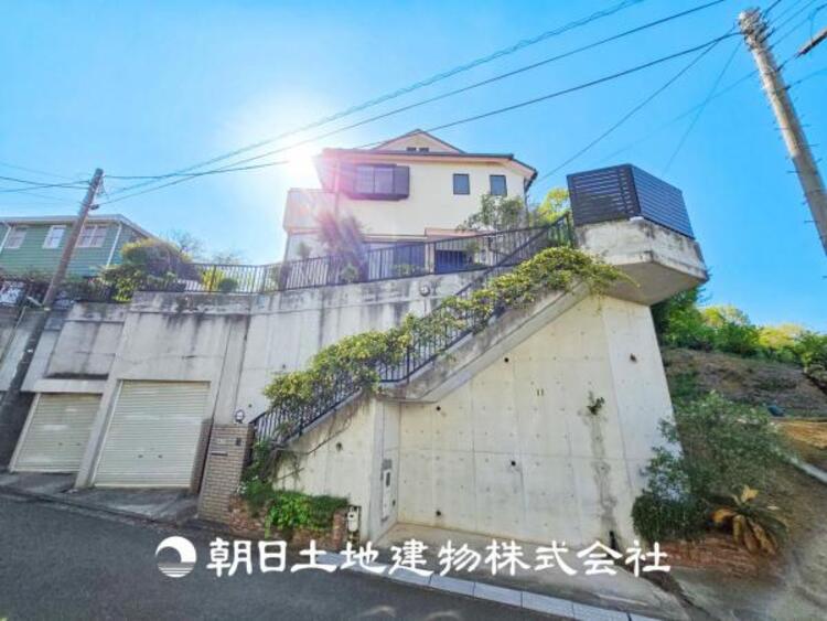 外観 【外観写真】ただいまリフォーム中ですが、中の施工など見ることは可能です。