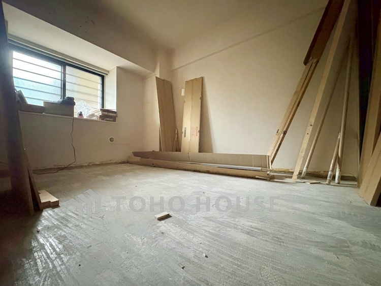 内装 【Private Room】一日の終わりをやさしく包み込む空間。ベッドやデスクを配置してもゆとりある広さ。自分だけの静かな時間をここで。