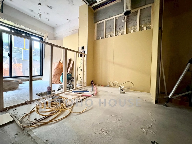 キッチン 【Kitchen】やわらかな光に包まれる調理時間。対面式で、料理をしながら自然と会話が生まれる空間。暮らしの中心になる場所です。