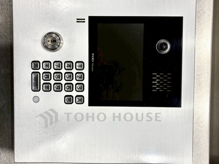 外観 【オートロック】エントランスにはオートロックを採用。住まう方の安心感を高めてくれる設備です。