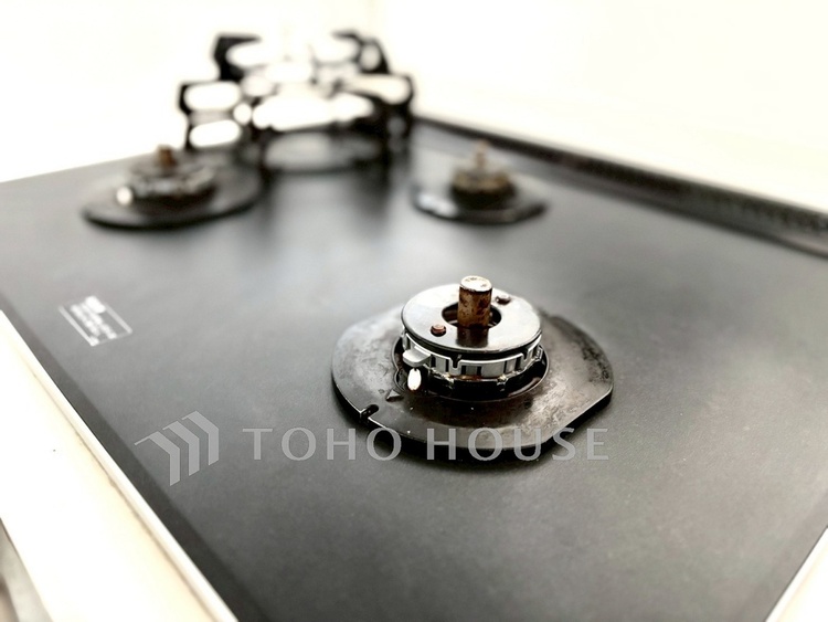 キッチン 【Kitchen】機能性と美しさを兼ね備えた設計。収納もしっかり確保され、生活感をすっきり保てます。日々を整えるキッチンです。